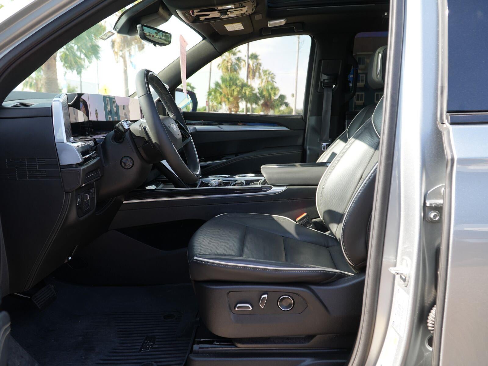 2025 Cadillac Escalade 4WD Sport