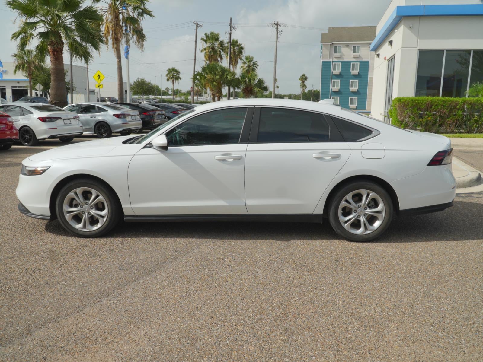 2024 Honda Accord LX - Photo 8