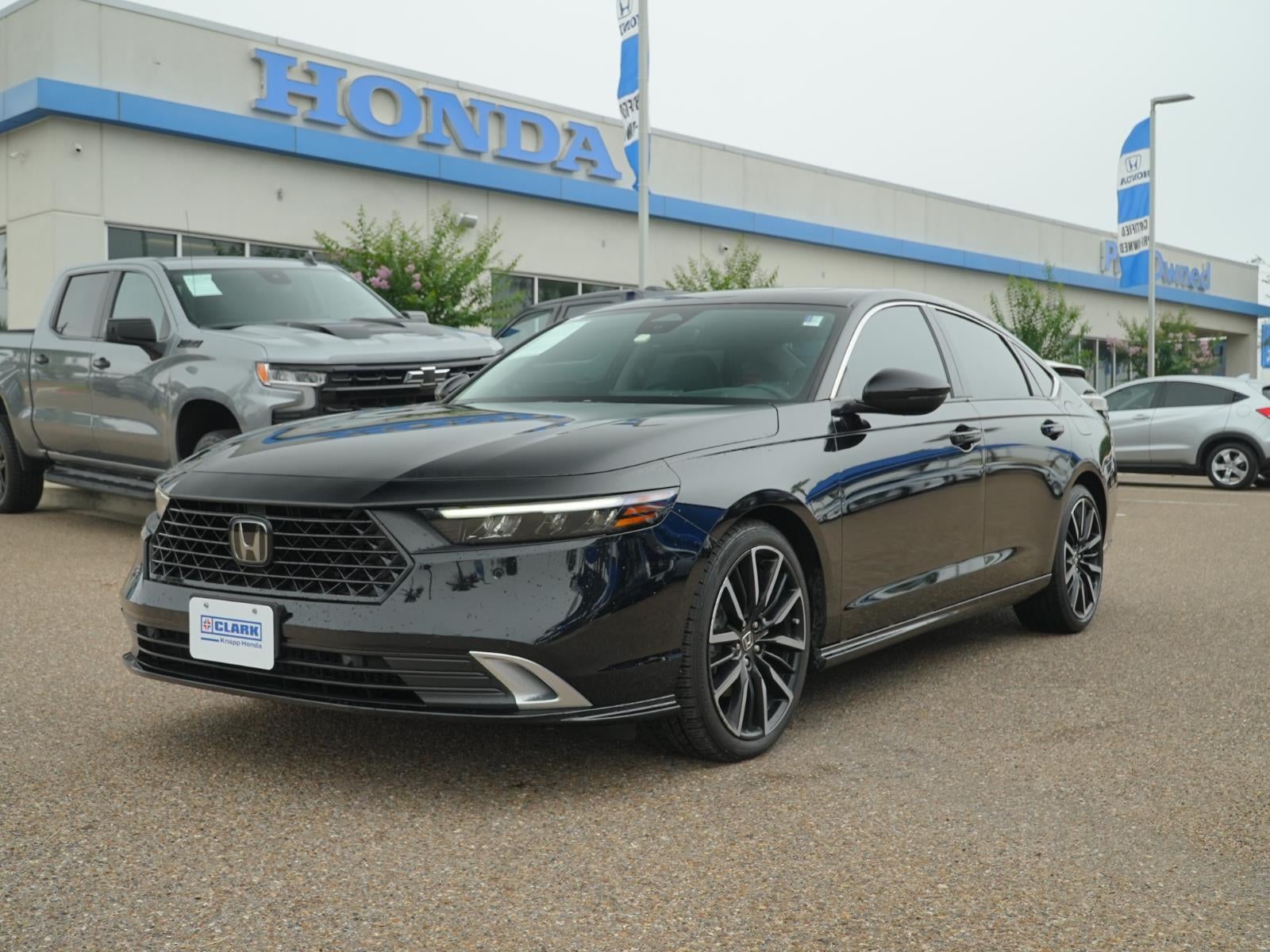 2023 Honda Accord Hybrid Touring's photo