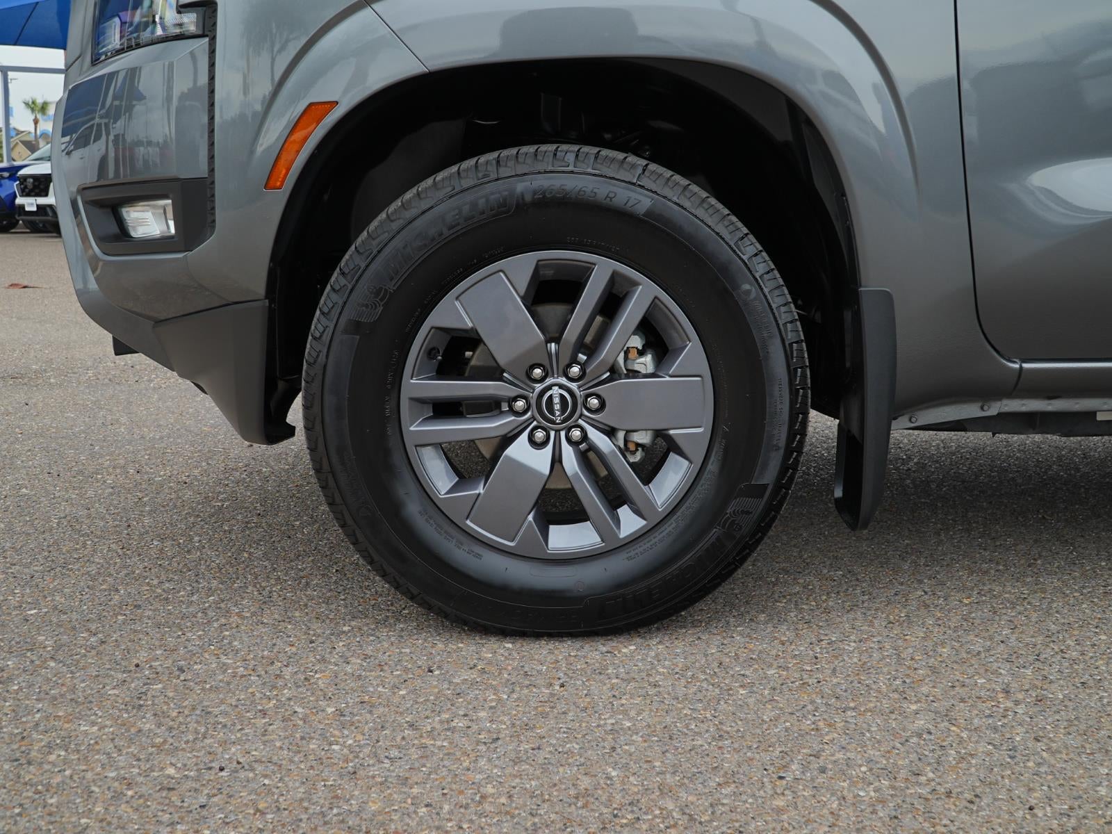 2025 Nissan Frontier SV