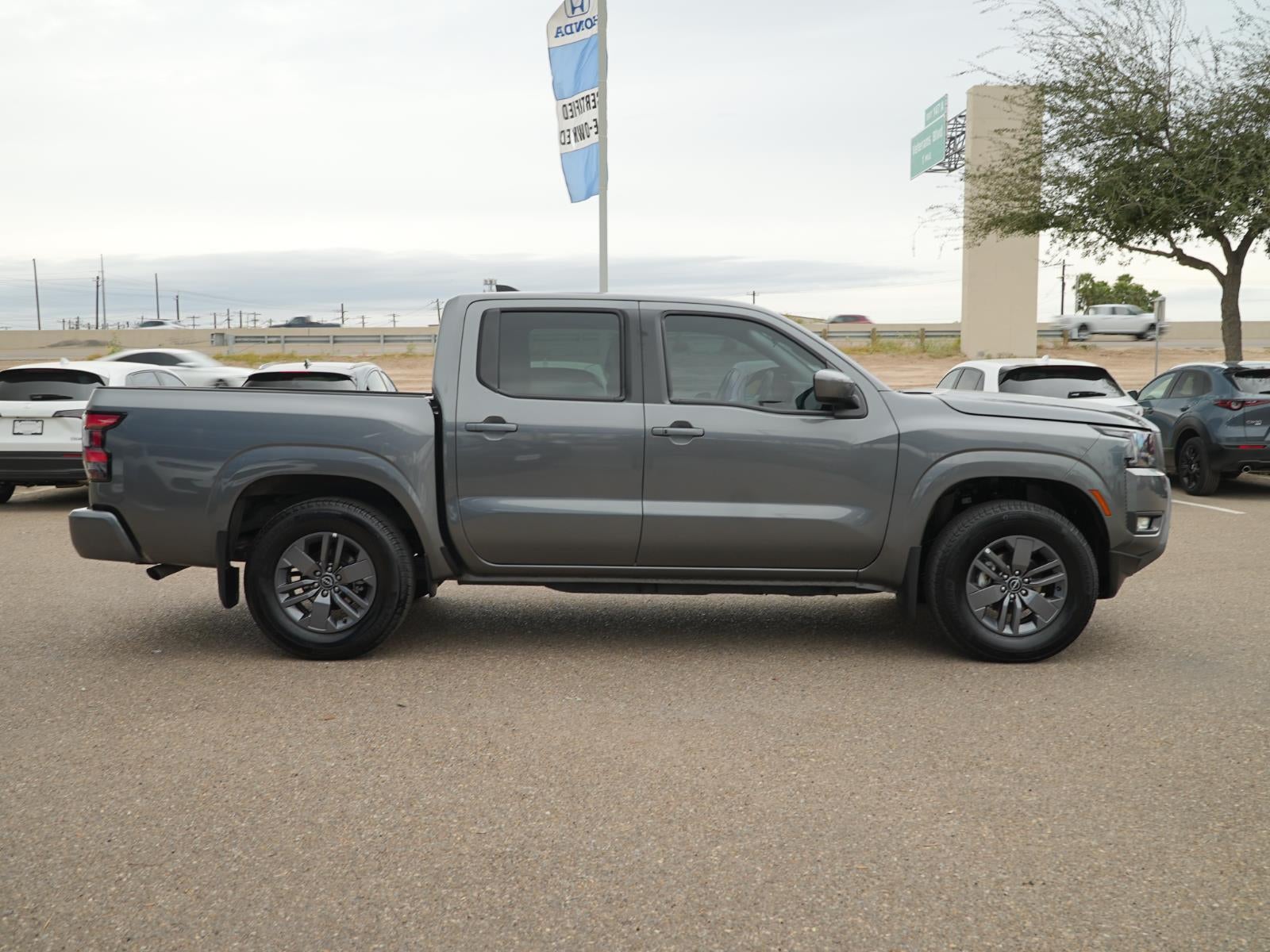 2025 Nissan Frontier SV
