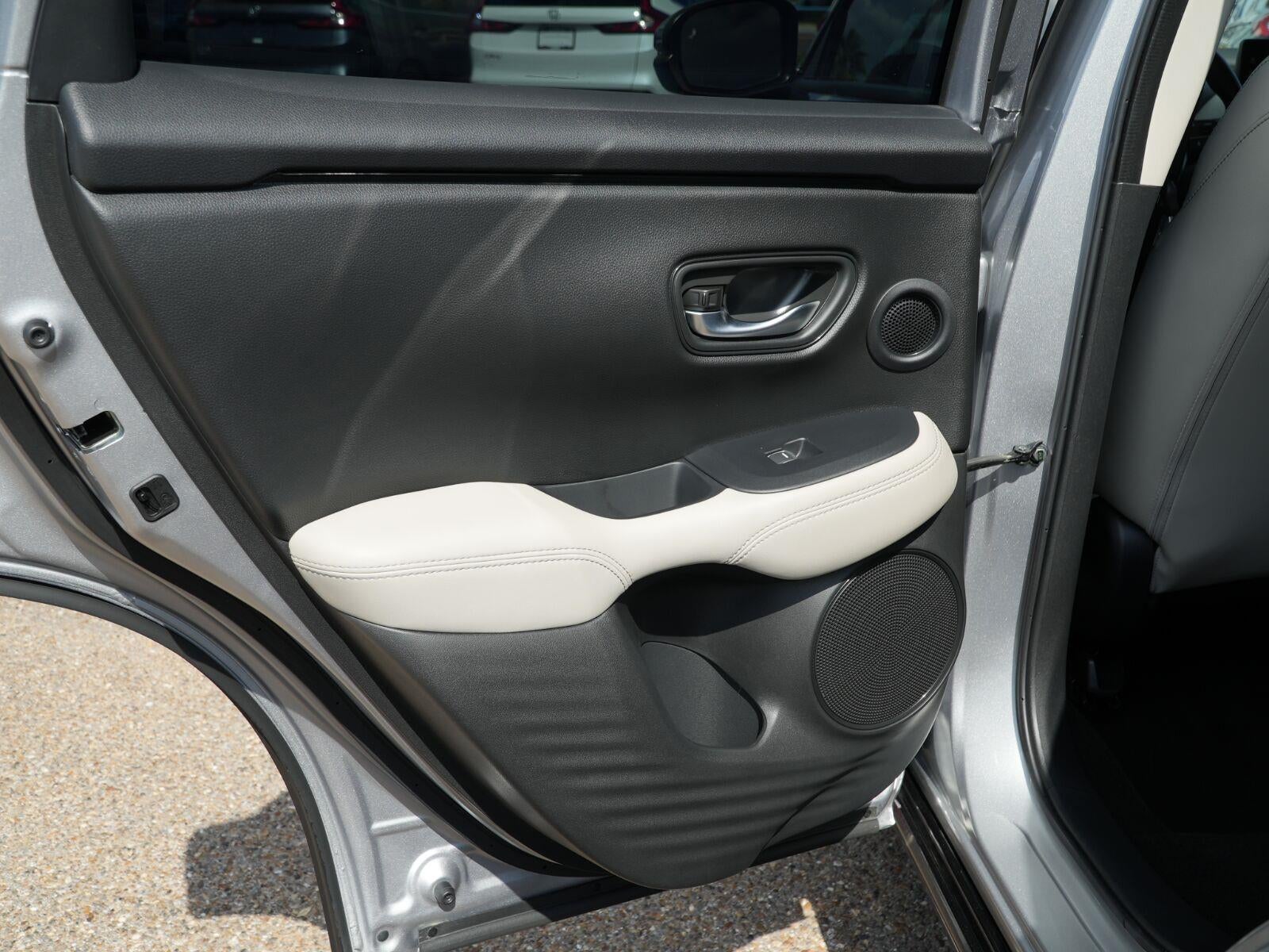 2026 Honda HR-V EX-L - Photo 18