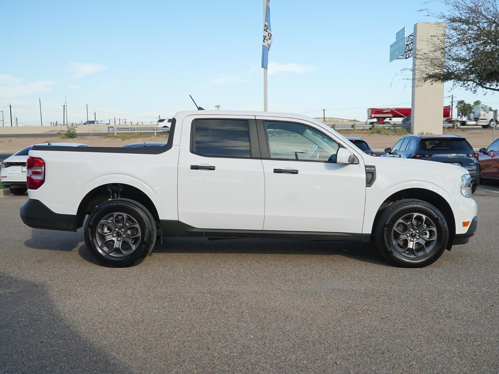 2022 Ford MAVERICK XL