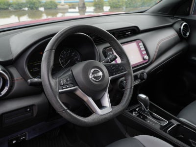 2022 Nissan Kicks SR