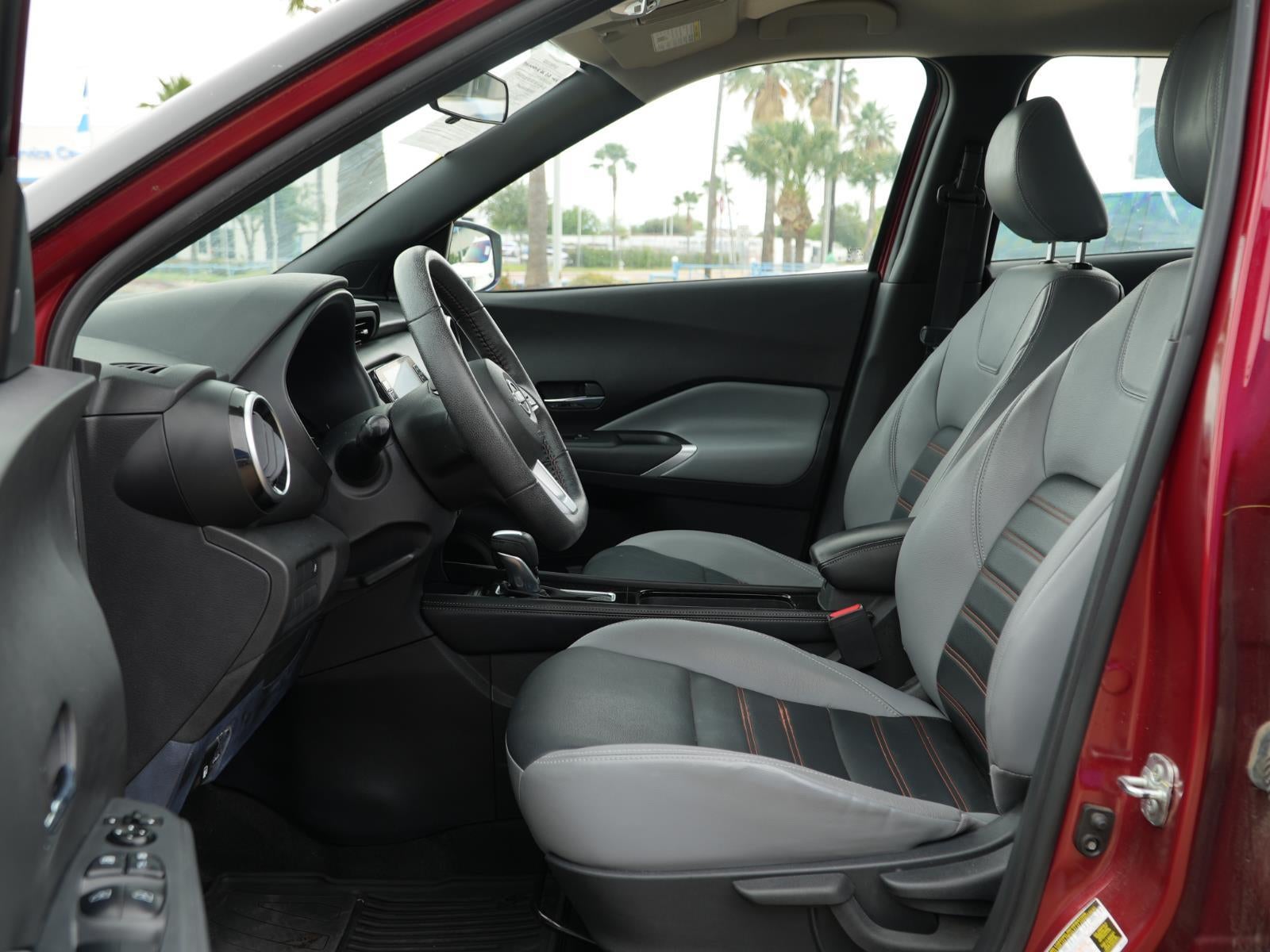 2022 Nissan Kicks SR