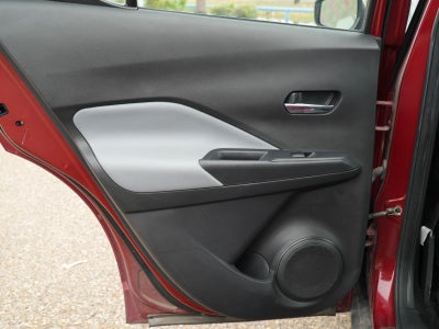 2022 Nissan Kicks SR