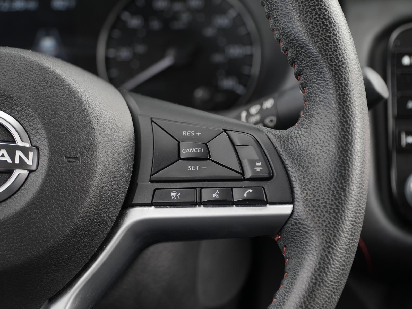 2022 Nissan Kicks SR