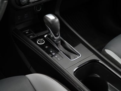 2022 Nissan Kicks SR