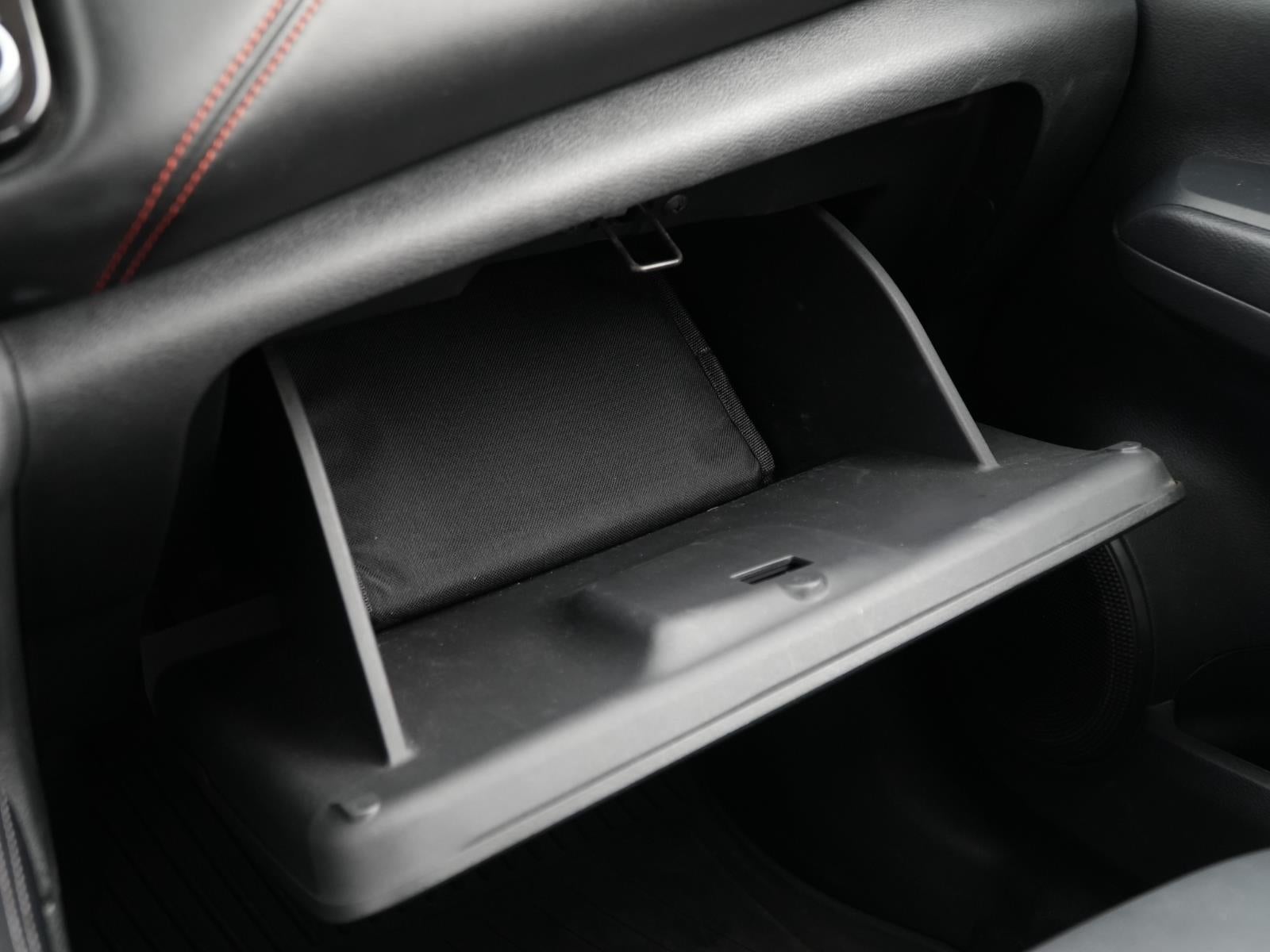 2022 Nissan Kicks SR