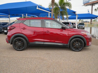 2022 Nissan Kicks SR
