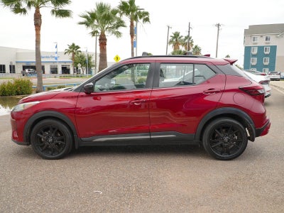 2022 Nissan Kicks SR