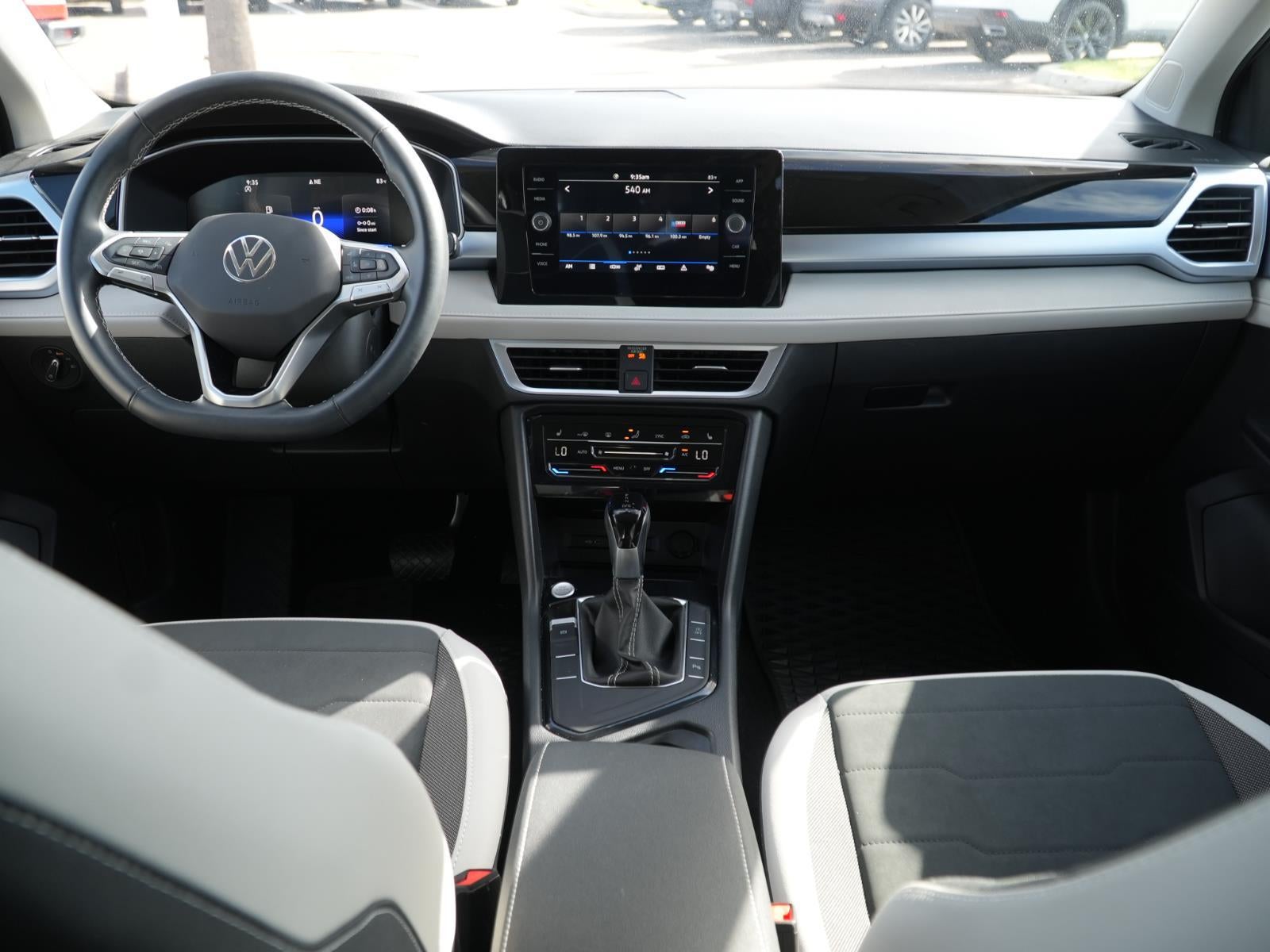 2025 Volkswagen Taos SE