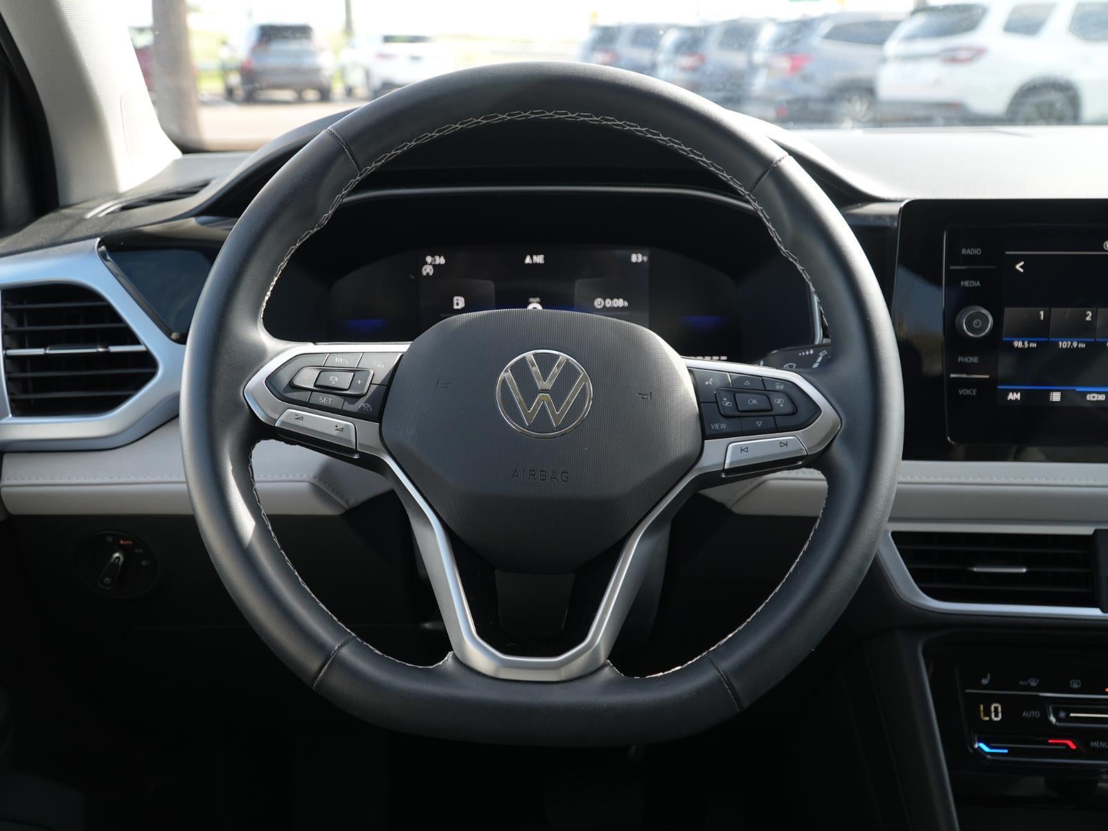 2025 Volkswagen Taos SE