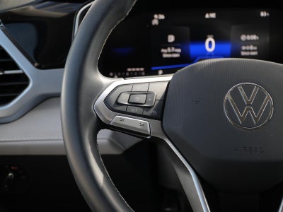 2025 Volkswagen Taos SE