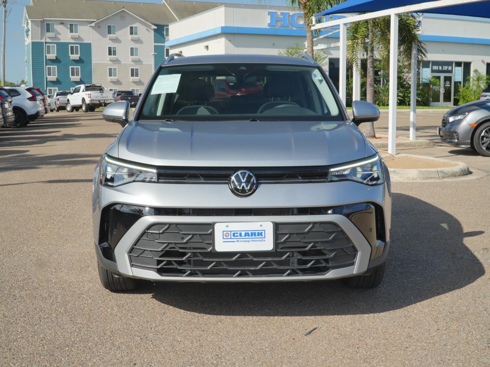 2025 Volkswagen Taos SE