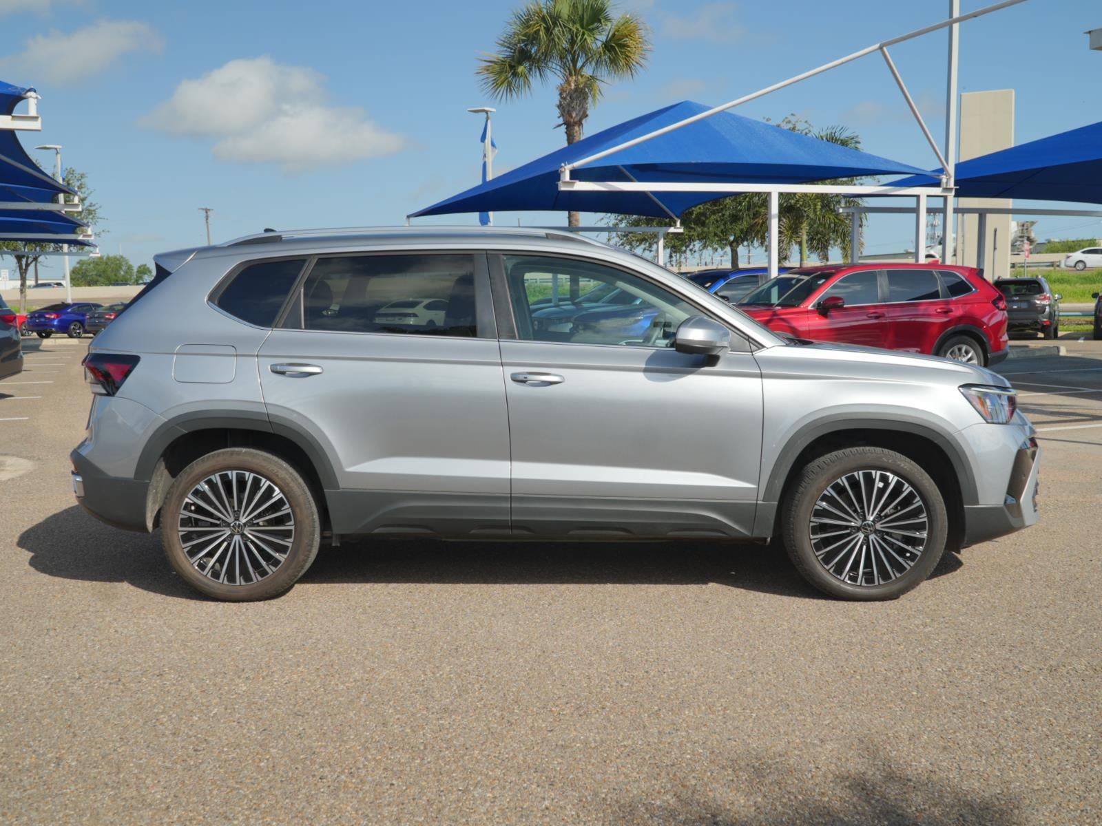2025 Volkswagen Taos SE