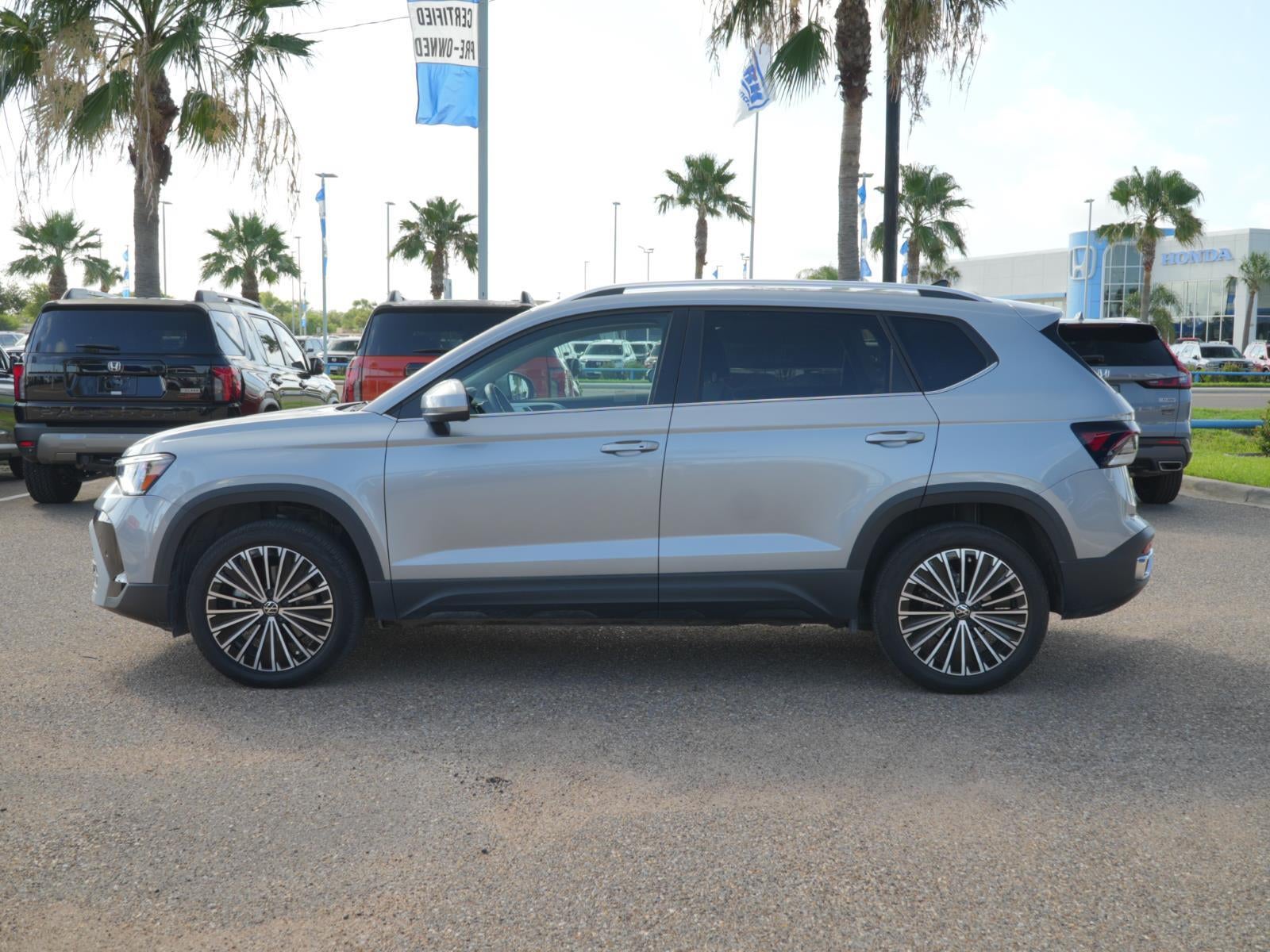 2025 Volkswagen Taos SE