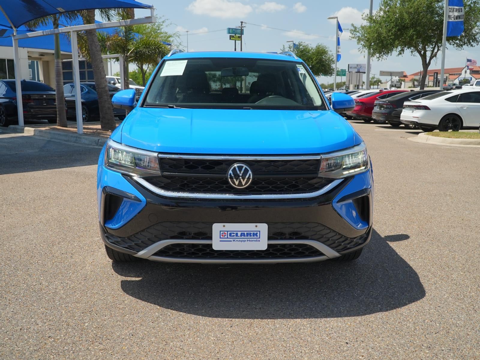 Used 2022 Volkswagen Taos SE with VIN 3VVTX7B2XNM042746 for sale in Pharr, TX