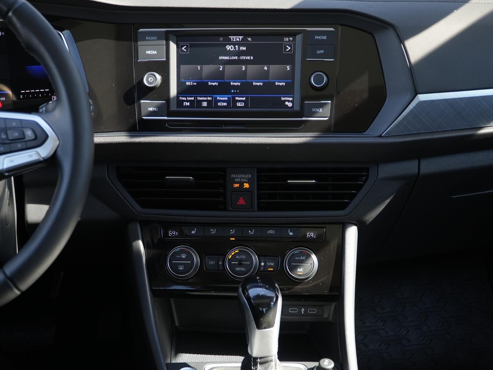 2023 Volkswagen Jetta SE