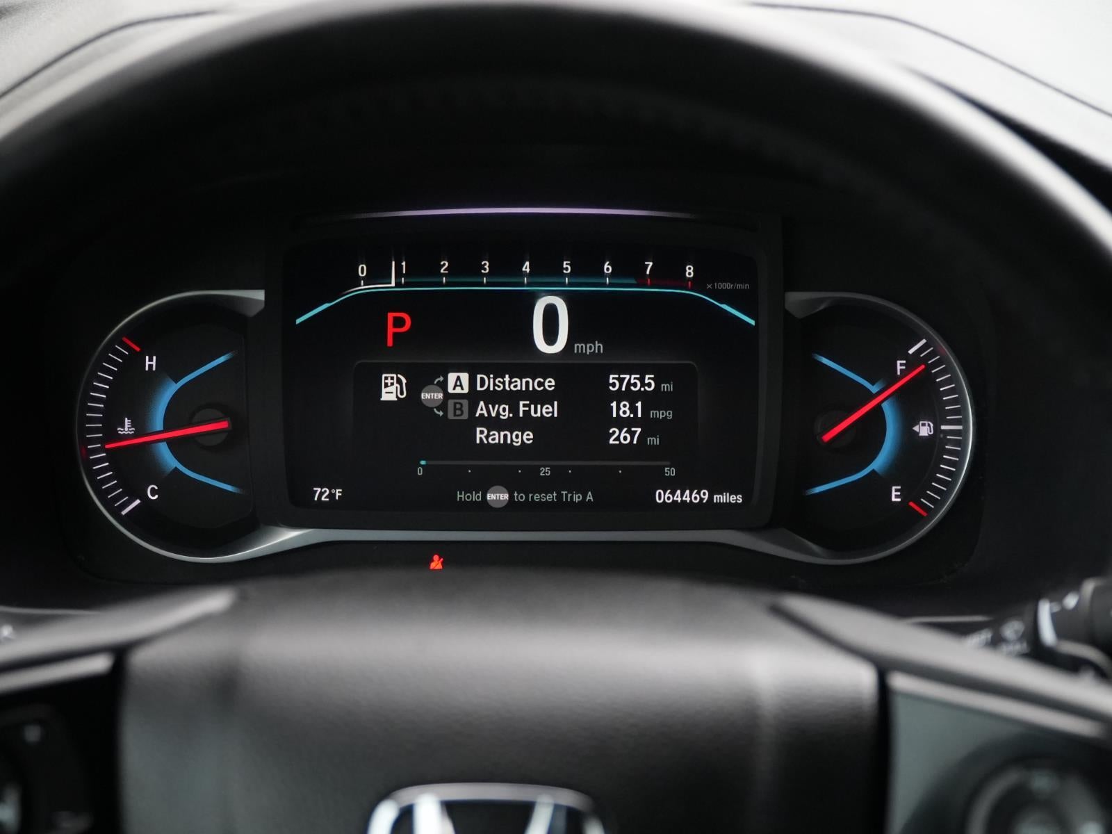 2022 Honda Pilot Touring w/Rear Captain's Chairs