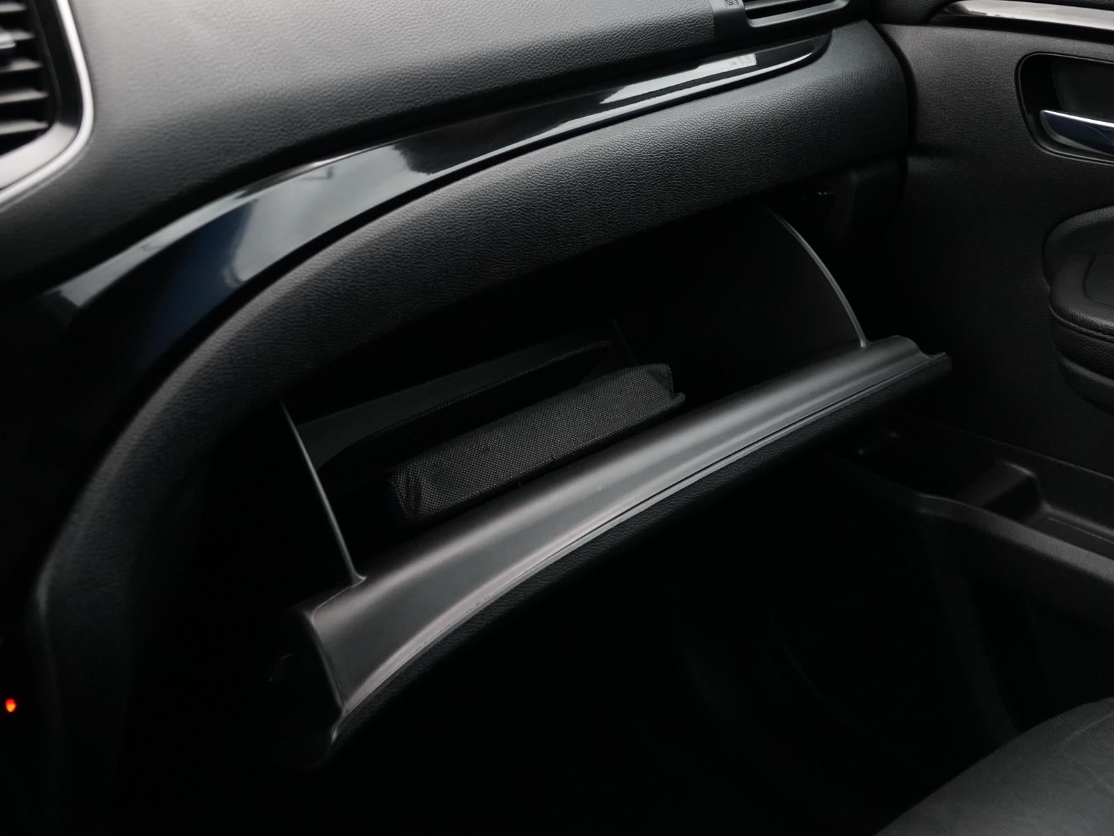 2022 Honda Pilot Touring w/Rear Captain's Chairs