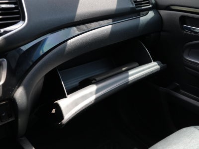 2022 Honda Pilot Touring w/Rear Captain's Chairs