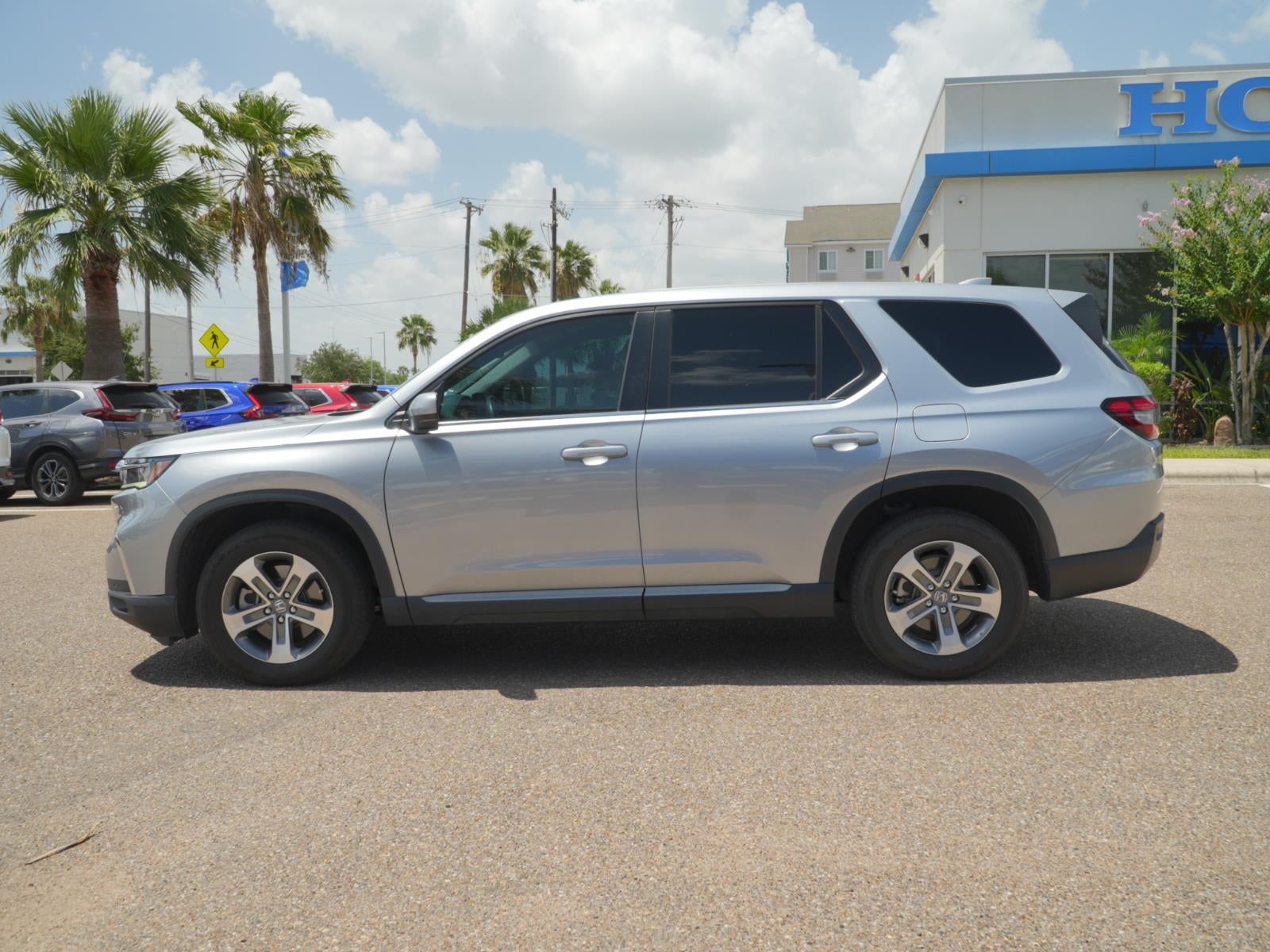 2025 Honda Pilot EX-L - Photo 8