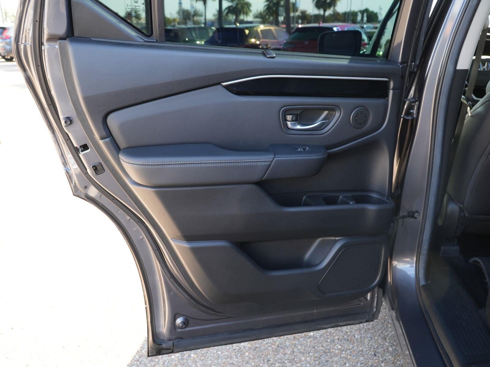 2025 Honda Pilot EX-L - Photo 17