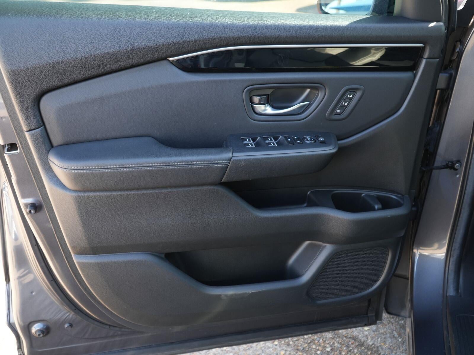 2025 Honda Pilot EX-L - Photo 4