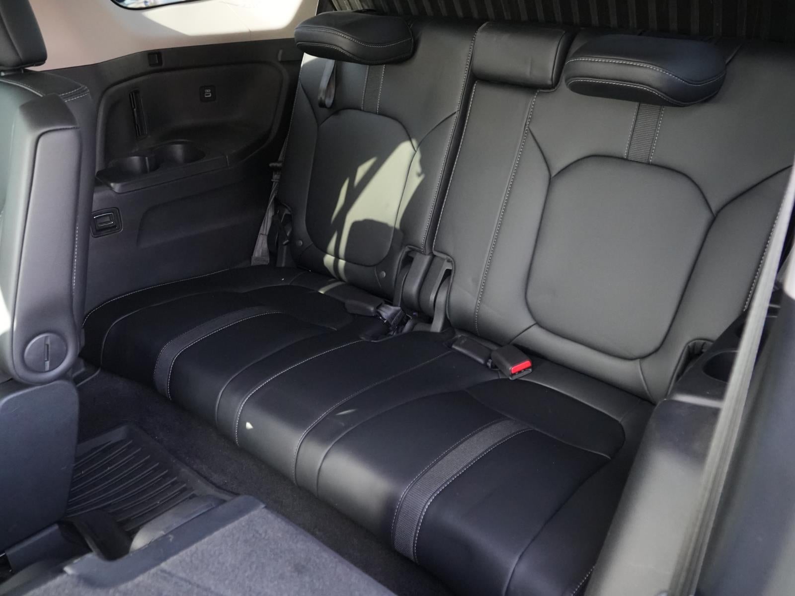 2023 Honda Pilot EX-L w/Rear Captain's Chairs