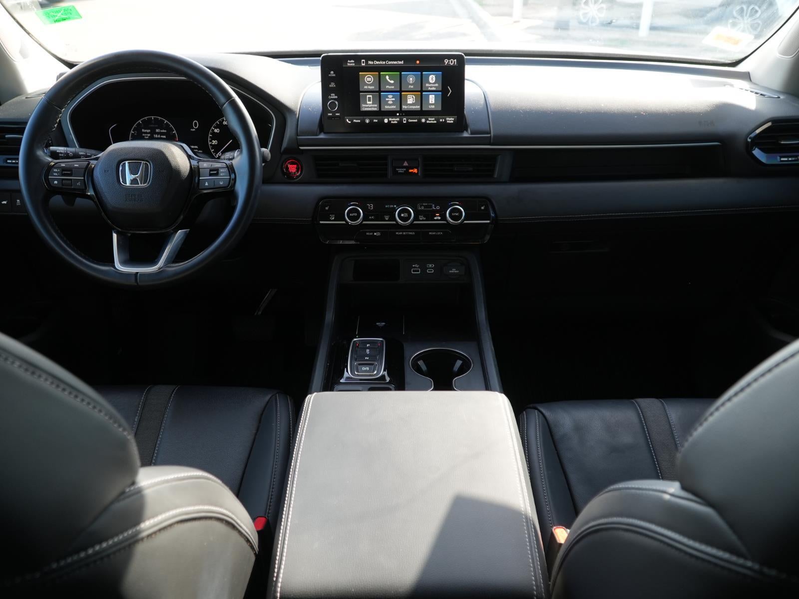 2023 Honda Pilot EX-L w/Rear Captain's Chairs