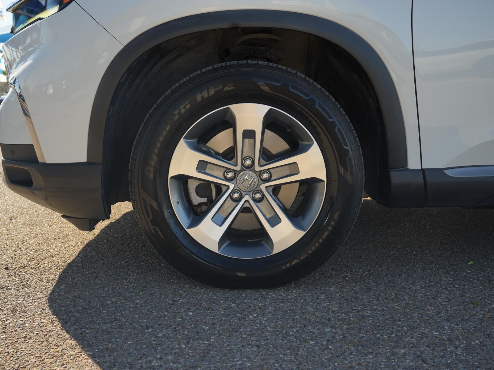 2023 Honda Pilot EX-L w/Rear Captain's Chairs