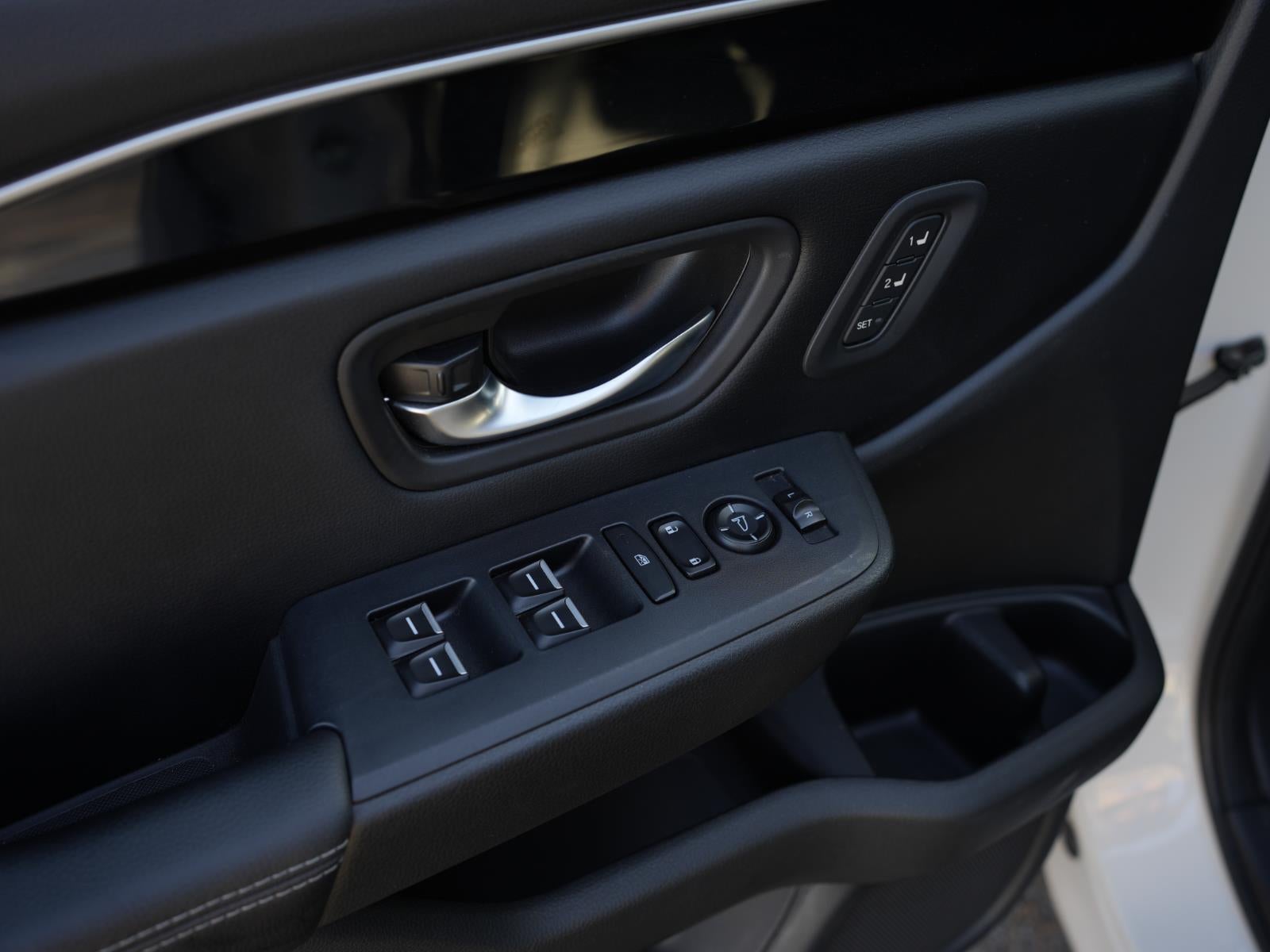 2023 Honda Pilot EX-L w/Rear Captain's Chairs