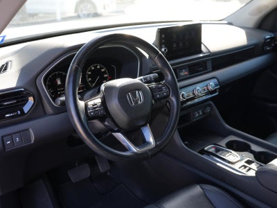 2023 Honda Pilot EX-L w/Rear Captain's Chairs