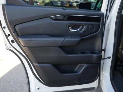 2023 Honda Pilot EX-L w/Rear Captain's Chairs