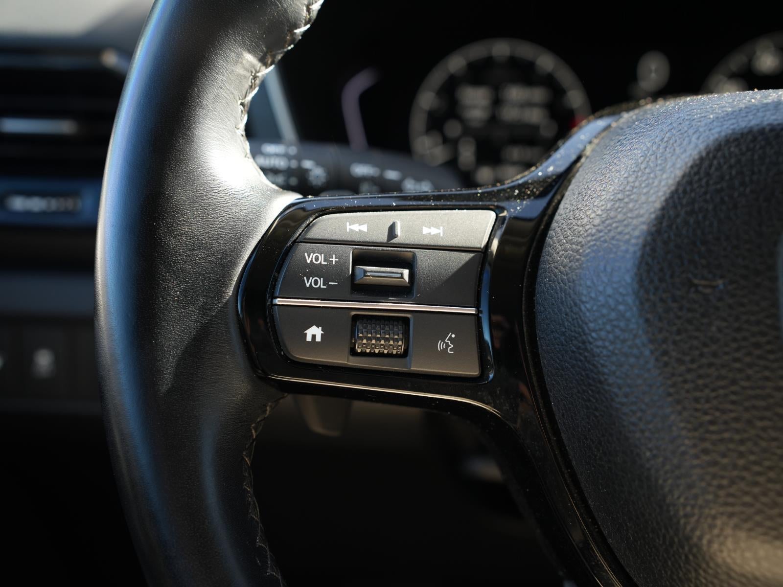 2023 Honda Pilot EX-L w/Rear Captain's Chairs