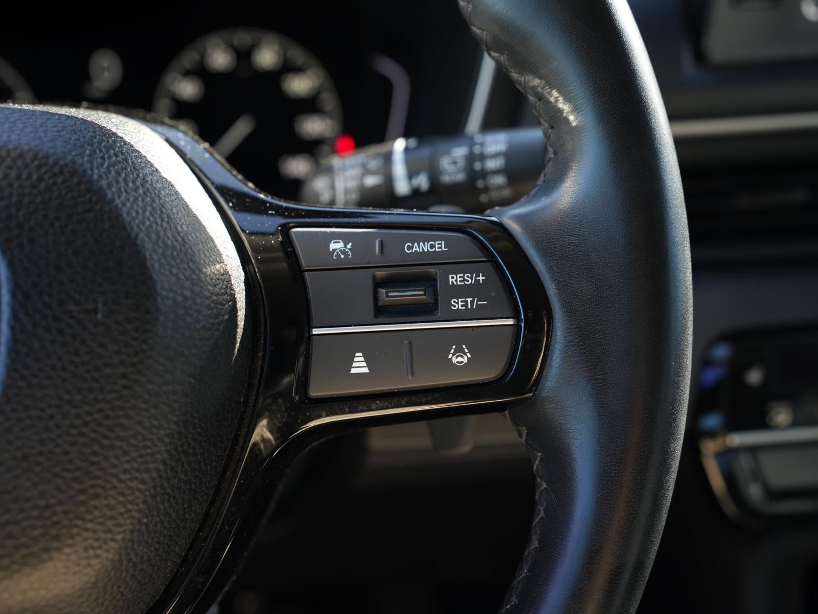 2023 Honda Pilot EX-L w/Rear Captain's Chairs