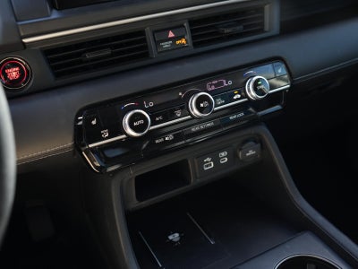 2023 Honda Pilot EX-L w/Rear Captain's Chairs