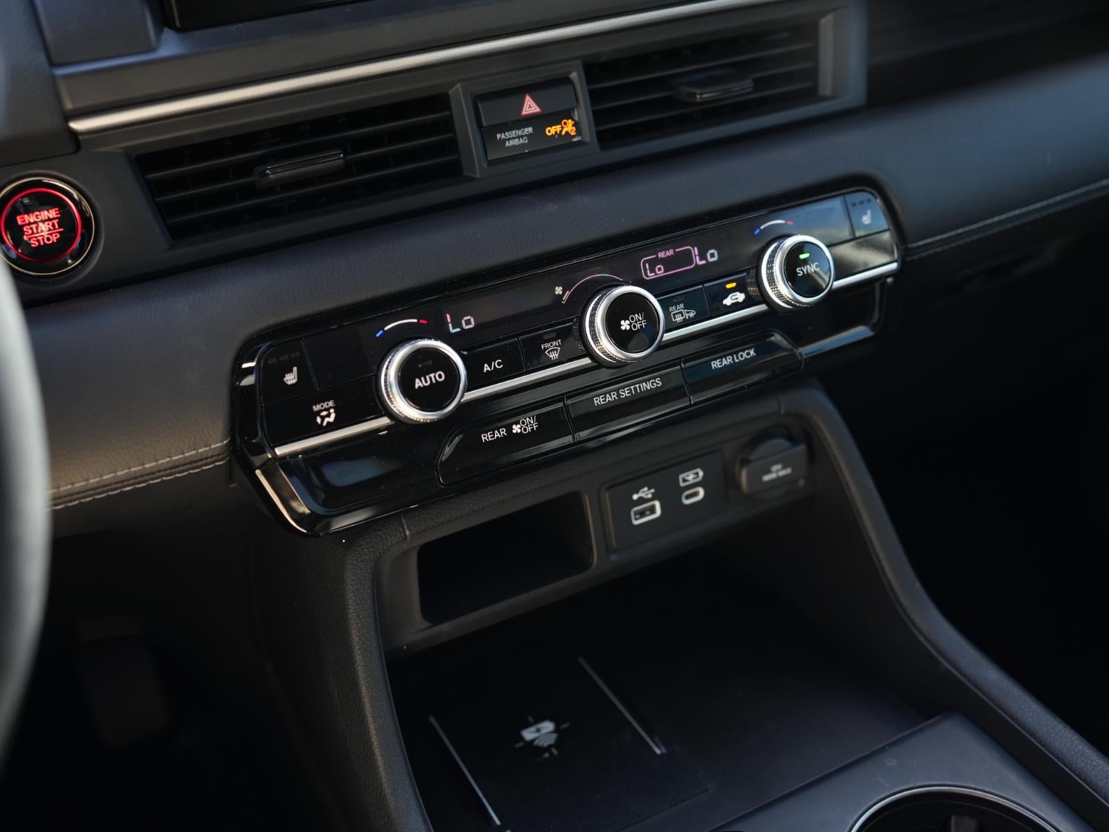 2023 Honda Pilot EX-L w/Rear Captain's Chairs