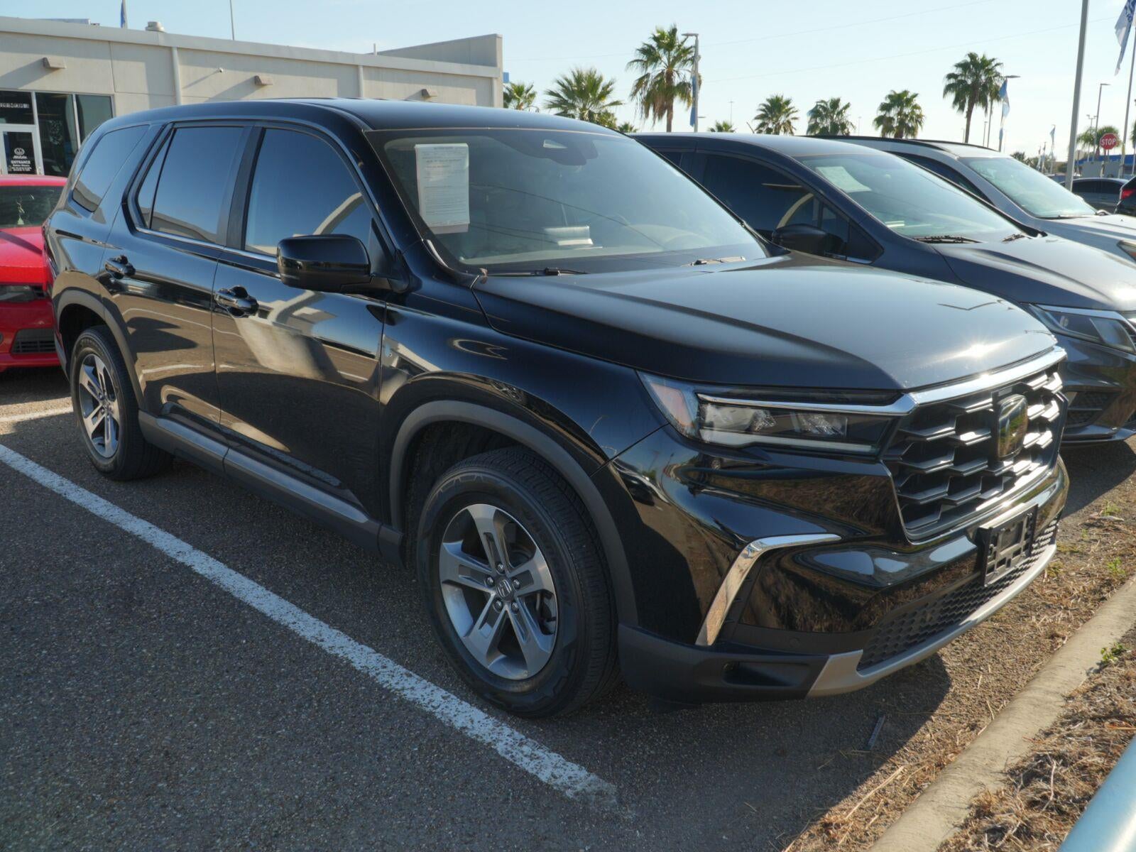2024 Honda Pilot EX-L w/Rear Captain's Chairs