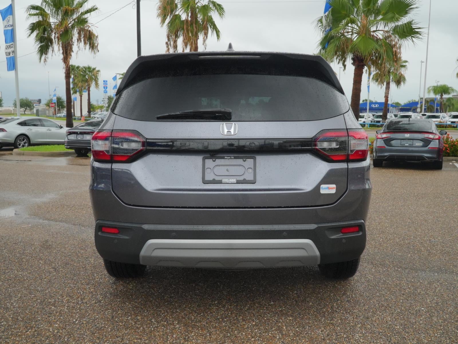 2024 Honda Pilot EX-L w/Rear Captain's Chairs