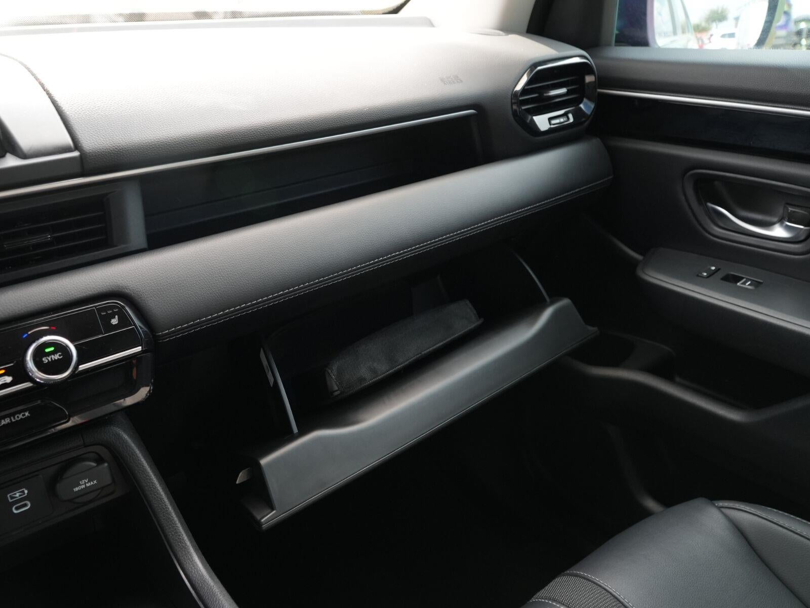 2023 Honda Pilot EX-L w/Rear Captain's Chairs