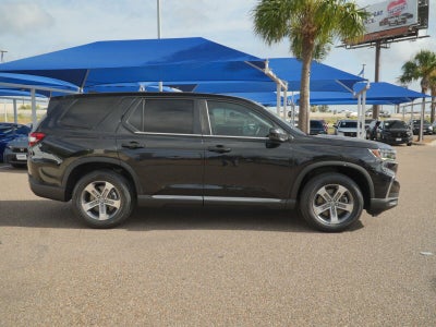 2023 Honda Pilot EX-L w/Rear Captain's Chairs