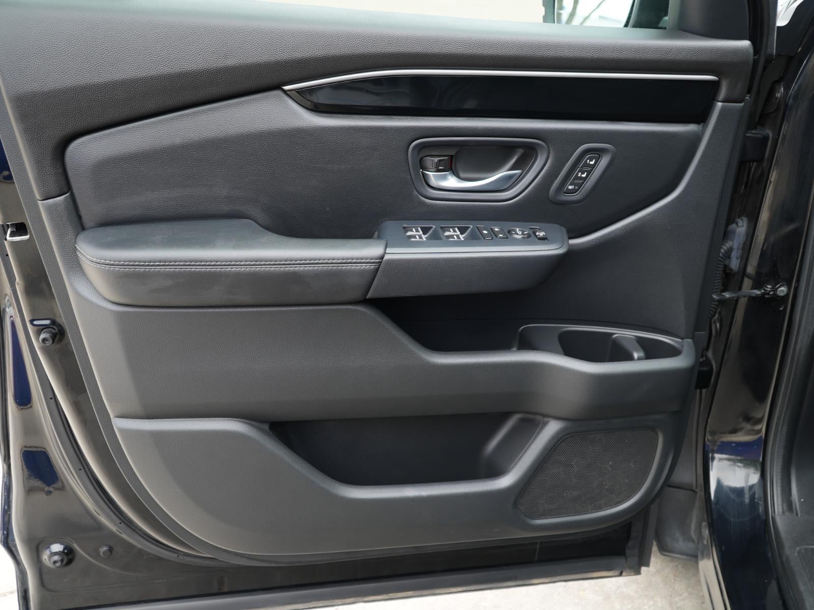 2023 Honda Pilot EX-L w/Rear Captain's Chairs