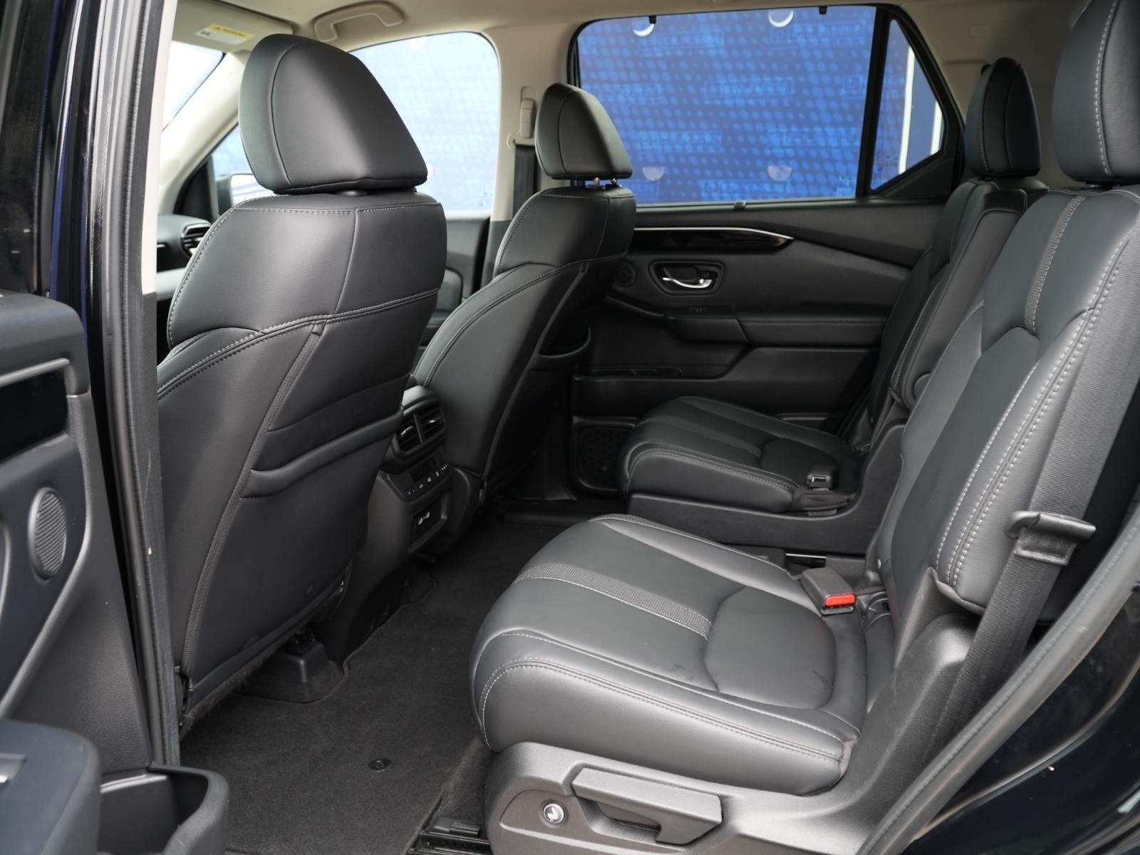 2023 Honda Pilot EX-L w/Rear Captain's Chairs