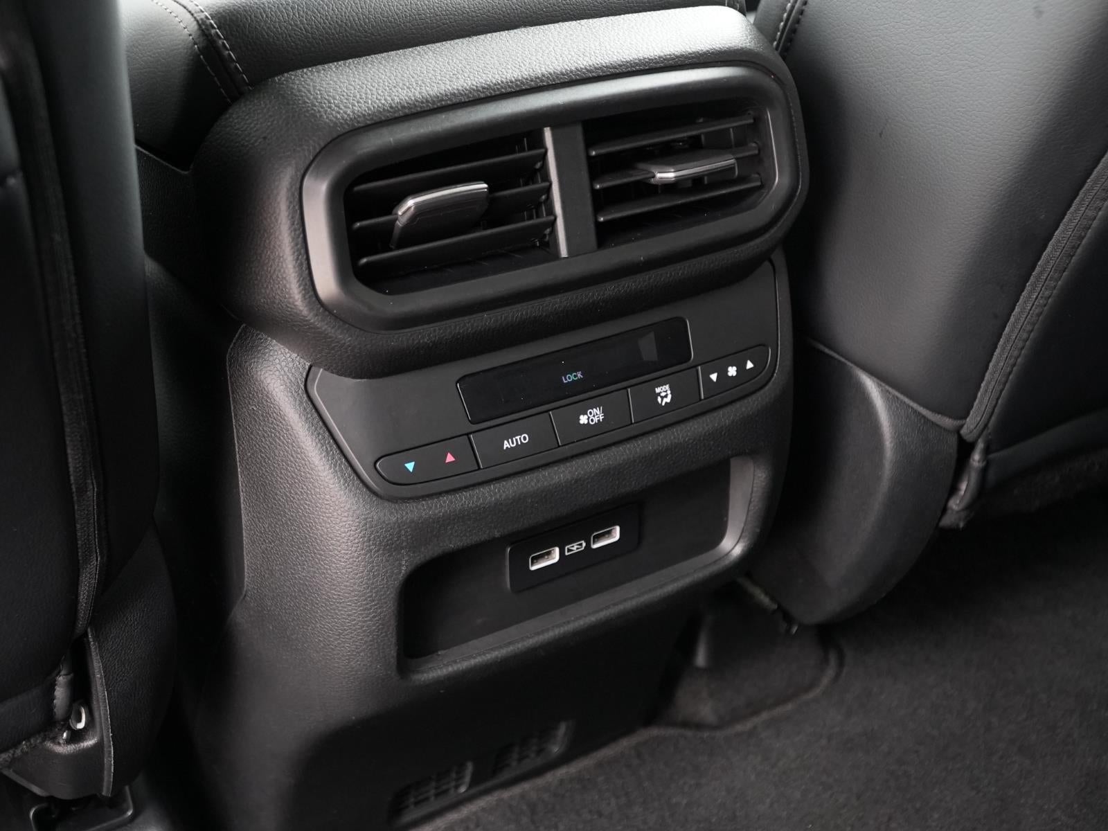 2023 Honda Pilot EX-L w/Rear Captain's Chairs