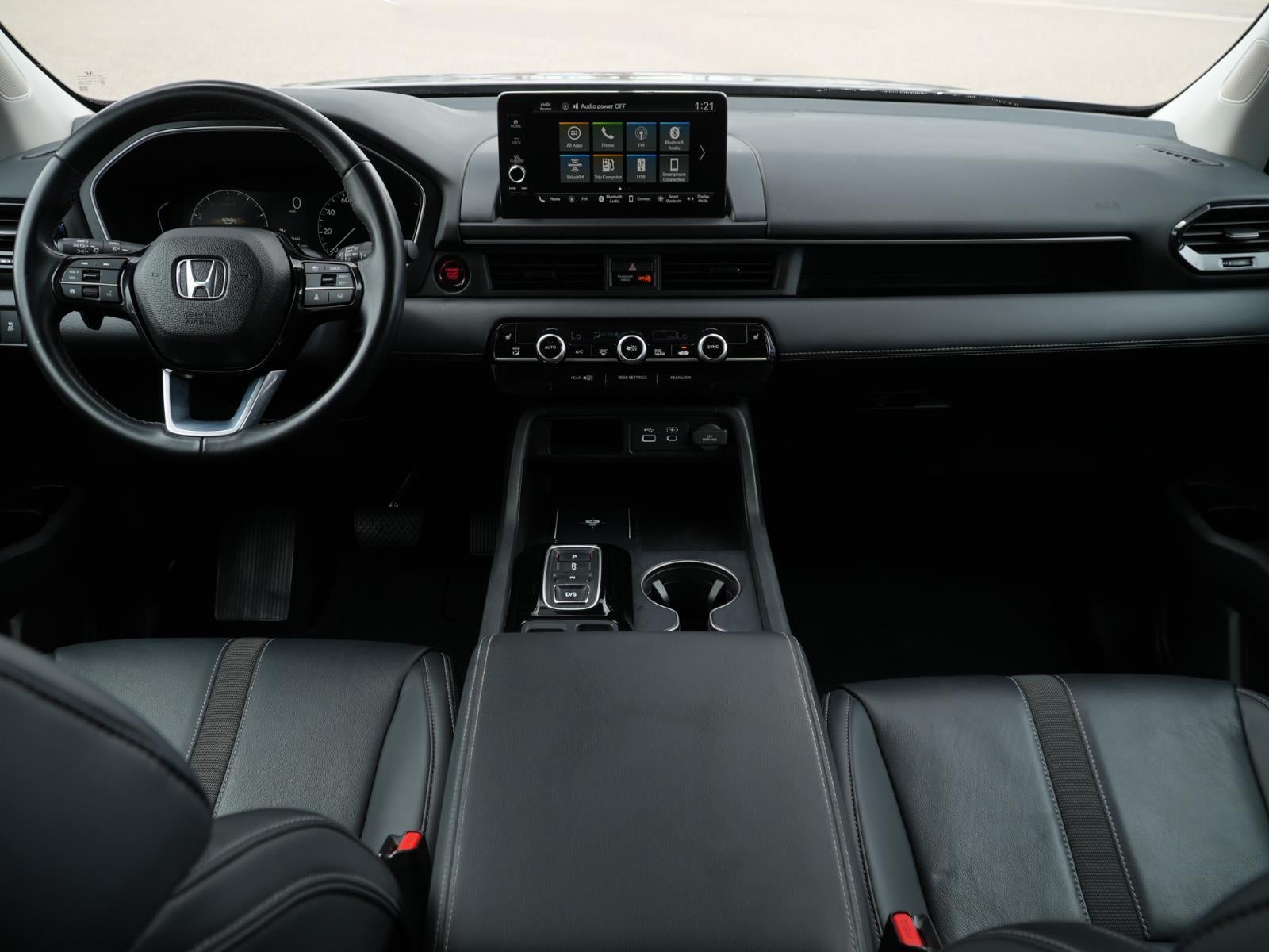 2023 Honda Pilot EX-L w/Rear Captain's Chairs