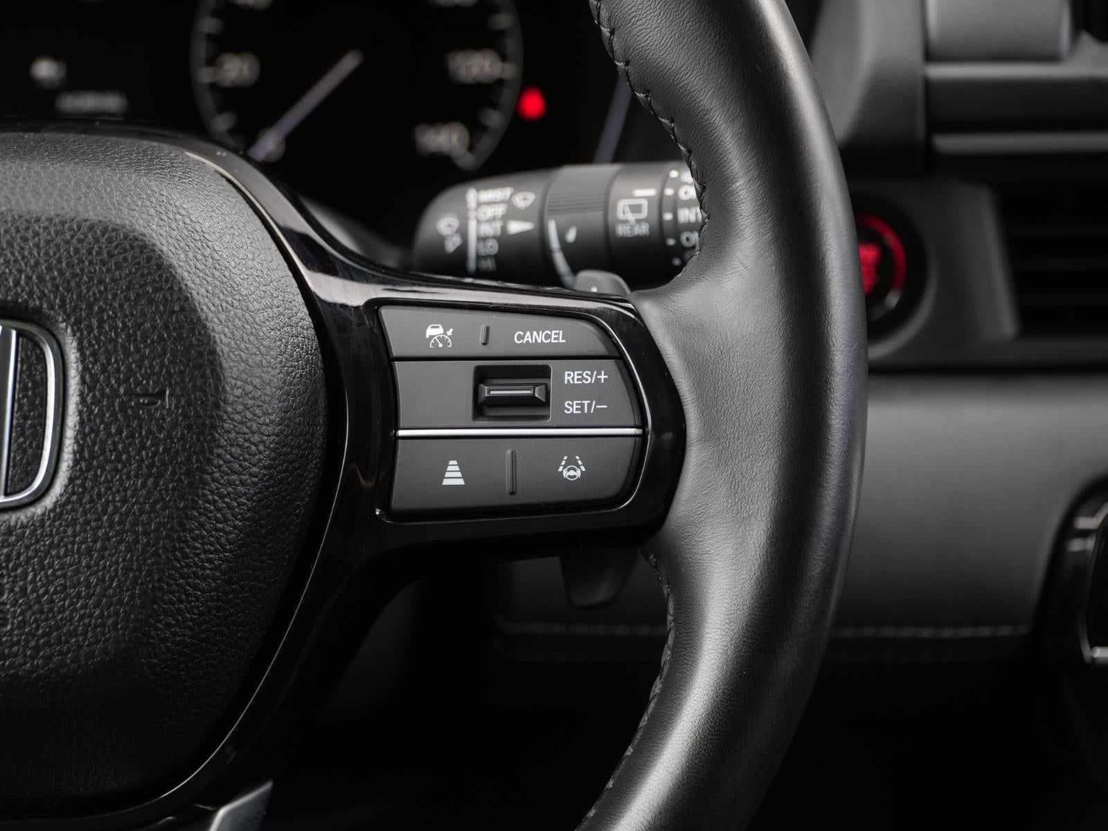2023 Honda Pilot EX-L w/Rear Captain's Chairs