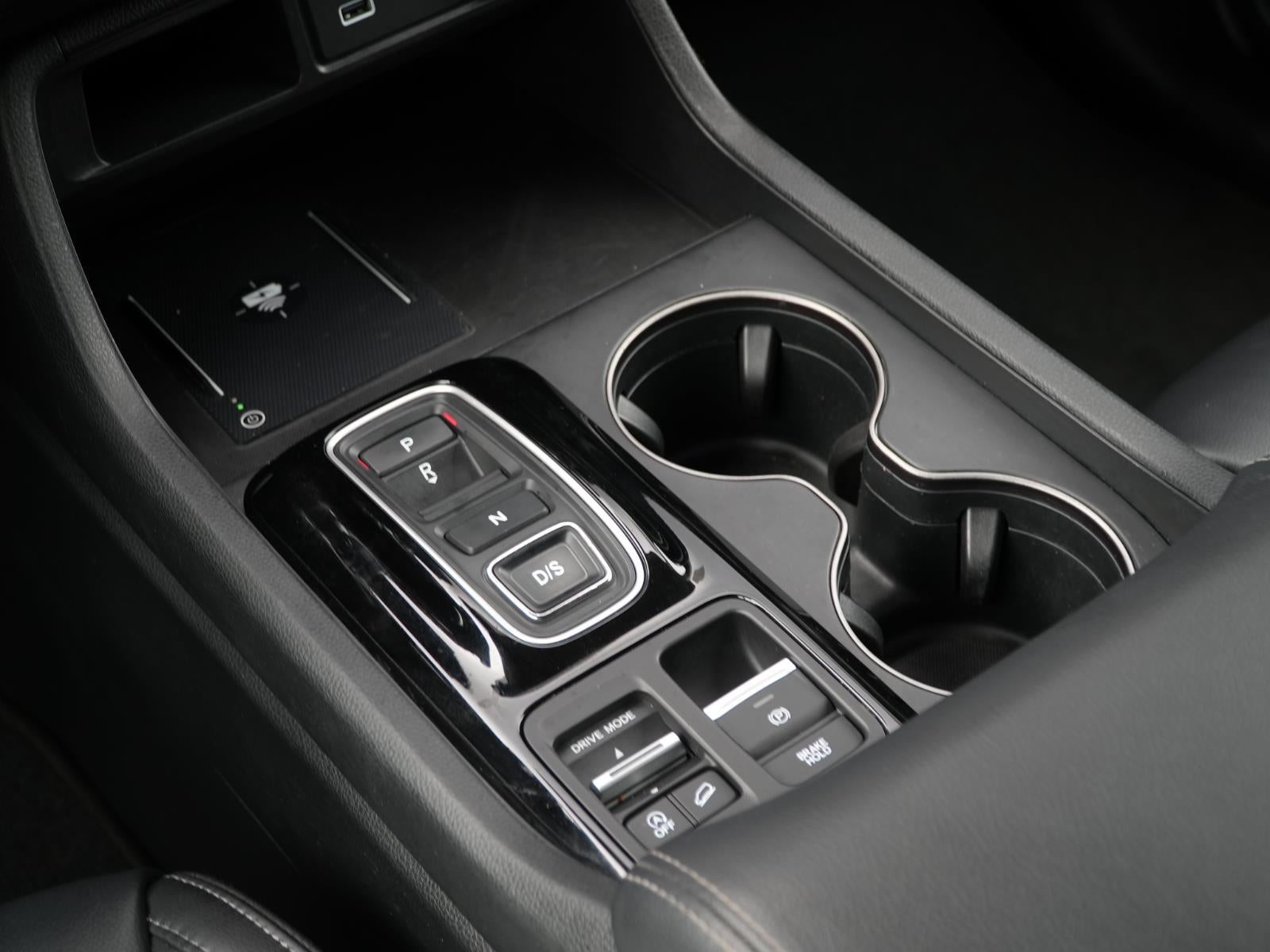 2023 Honda Pilot EX-L w/Rear Captain's Chairs