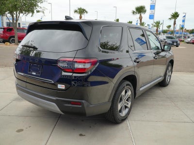 2023 Honda Pilot EX-L w/Rear Captain's Chairs